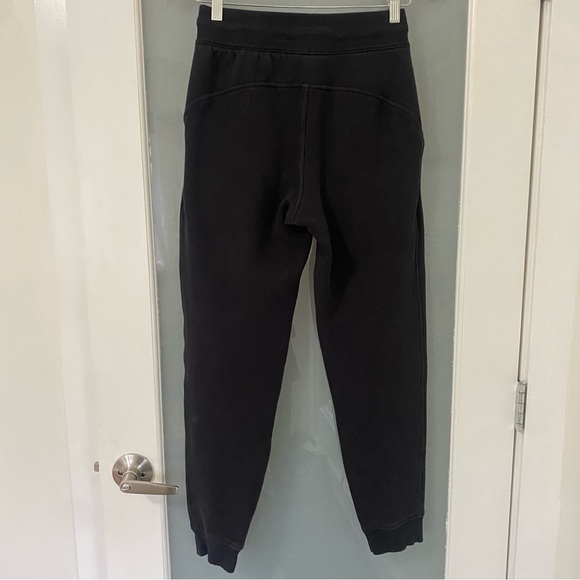 Lululemon black Scuba sweatpants EUC - 4 - Picture 3 of 13